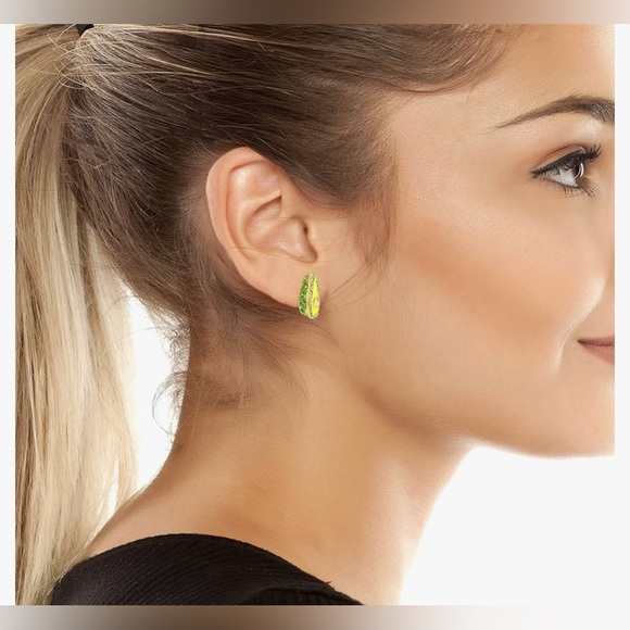 Betsey Johnson green Avocado crystal Earrings brand new - Picture 2 of 2